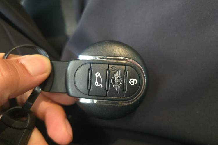 Used MINI 2021 1.5T COOPER Artist Five-Door Edition Vehicle Key