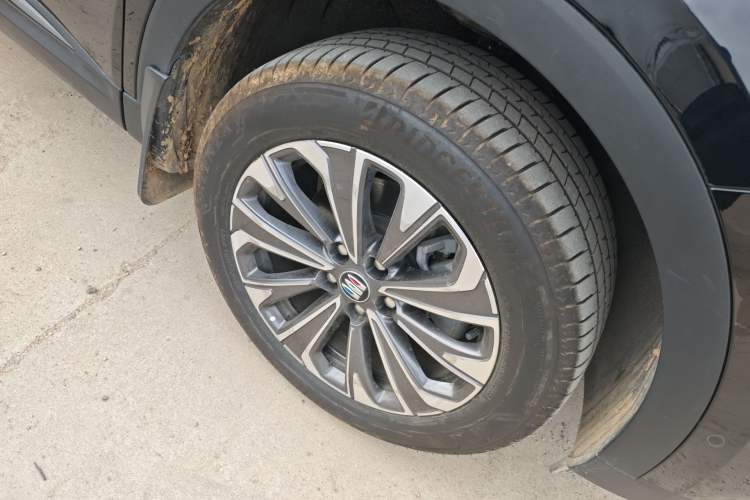 Used Buick Envision 2025 Encore Plus 28T Two-Wheel-Drive Platinum Edition
