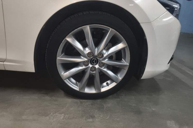 Used Mazda 3 Axela 2017 Sedan 2.0L Automatic Prestige Model China VI Standard
