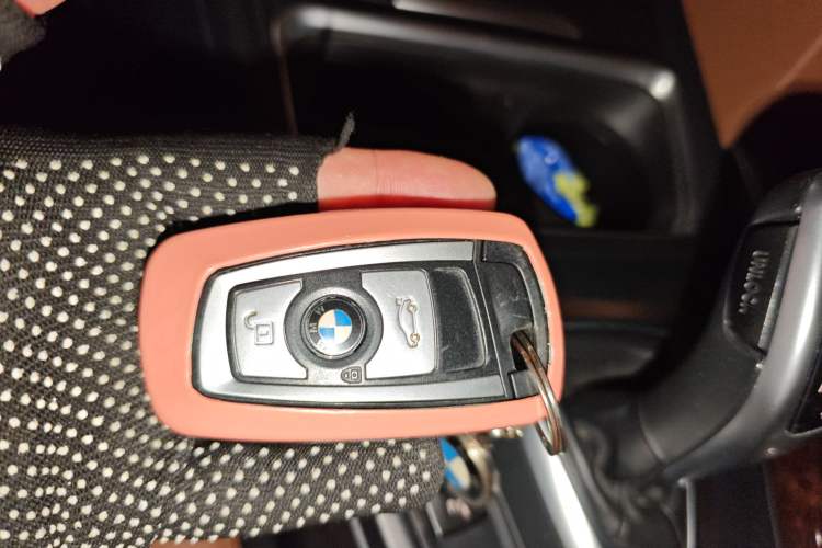 Used BMW 3 Series 2014 320Li Luxury Design Package
