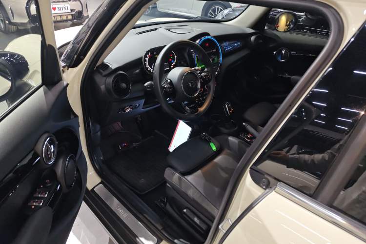 Used MINI 2021 1.5T COOPER Artist Five-Door Edition

