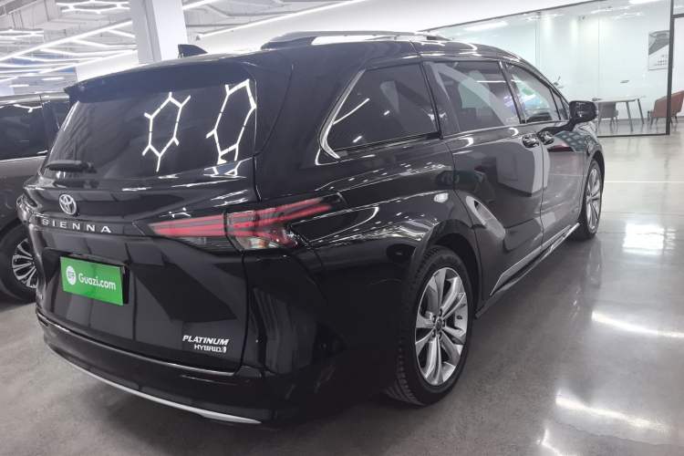 Used Toyota SIENNA 2021 2.5L Hybrid Platinum Edition
