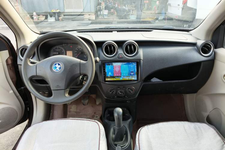 Used Venucia R30 2014 1.2L Manual Comfort Edition
