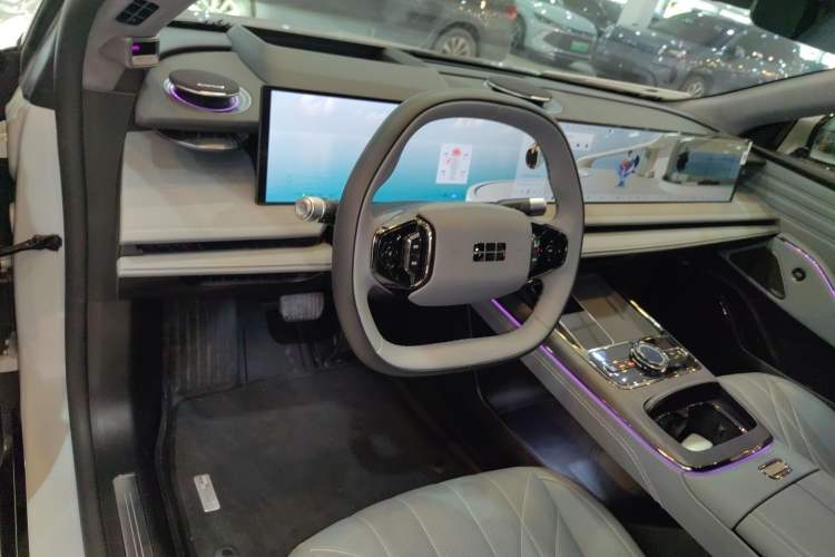 Used Geely Galaxy E8 2025 700 km Long-Range Intelligent Driving Version
