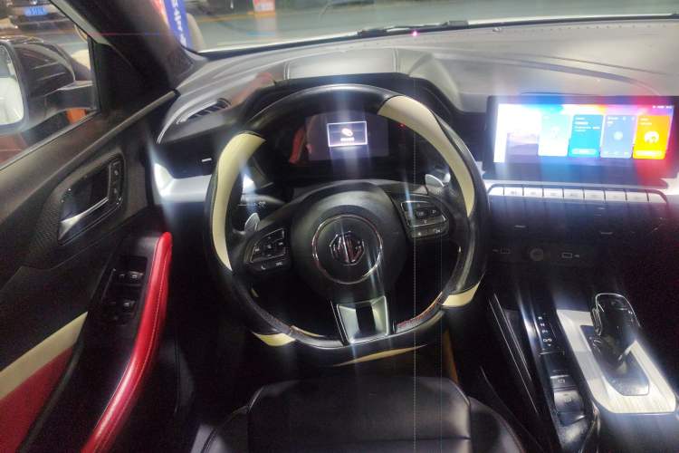 Used MG 5 2022 300TGI DCT Chao Yue Luxury Edition
