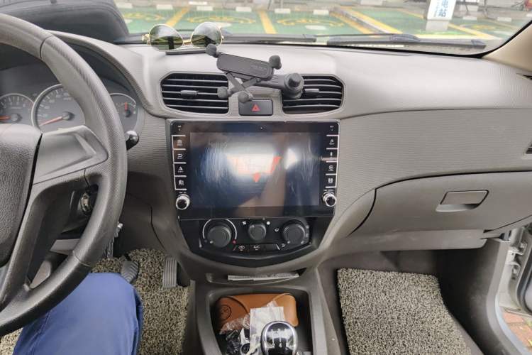 Used Wuling Hongguang 2015 1.5L S Basic Version China V Standard Audio And AC Panel