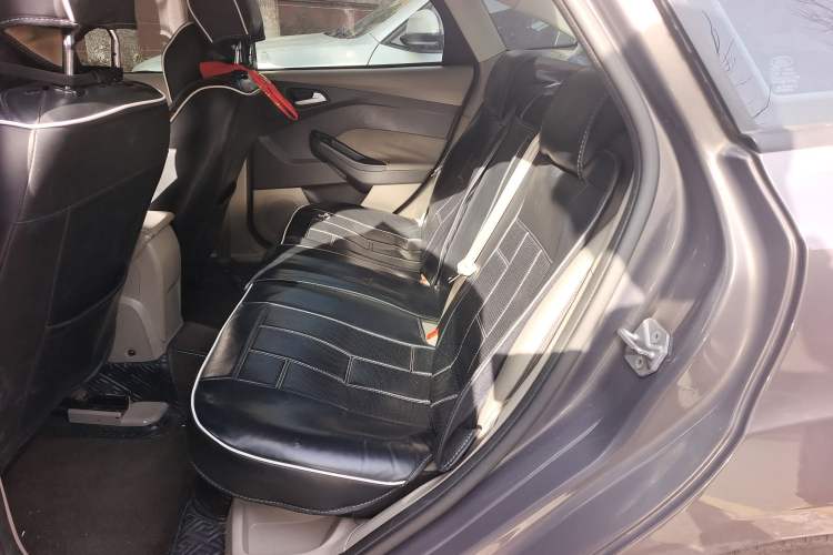 Used Ford Focus 2012 Sedan 1.6L Manual Comfort Model
