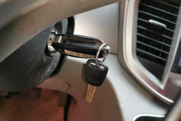 Used JAC Refine M4 2016 2.0L Manual Comfort Edition