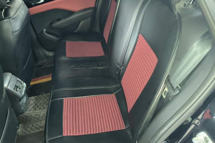 Used Dongfeng Aeolus Yixuan 2020 230T Automatic Dazzle Track Rider Edition Left Rear Seat