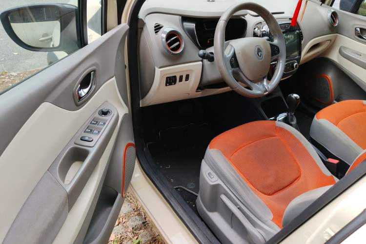 Used Renault Captur 2015 1.2T Automatic Comfort First Edition
