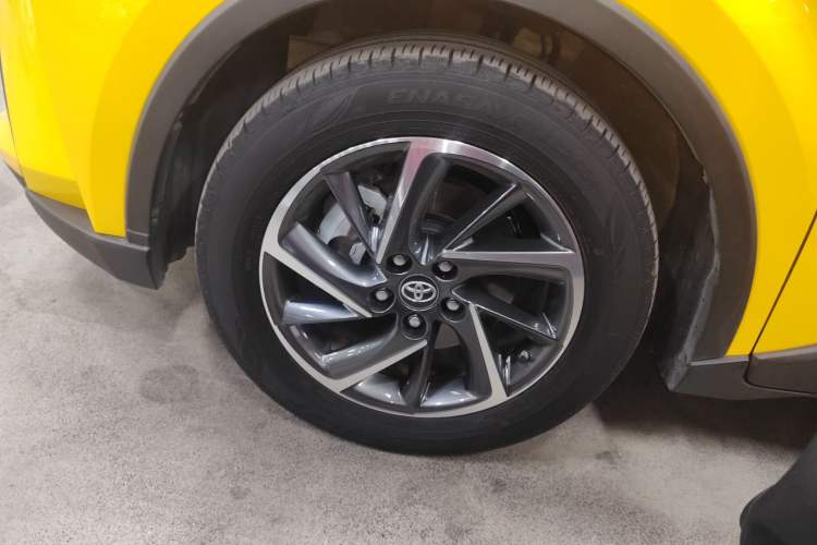 Used Toyota C-HR 2021 2.0L Luxury Edition Left Front Wheel Hub