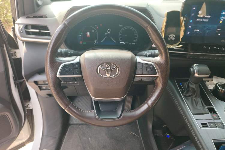 Used Toyota SIENNA 2021 2.5L Hybrid Platinum Edition Steering Wheel