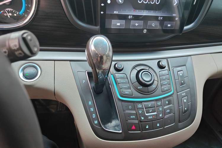 Used Buick GL8 2011 3.0L XT Luxury Business Flagship Edition
