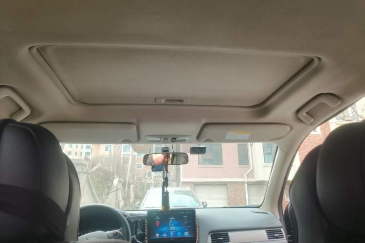 Used Mitsubishi Outlander 2014 2.4L 4x4 Deluxe Value Edition 5 Seats Headliner