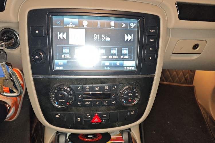 Used Mercedes-Benz R-Class 2017 R 320 4MATIC Business Edition Prestige Model
