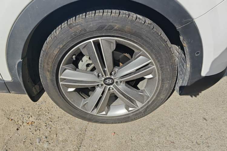 Used Hyundai Grand SantaFe 2013 3.0L 7-Seater 4x4 Flagship Edition
