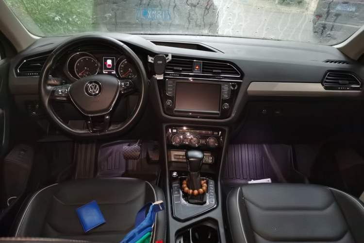 Used Volkswagen Tiguan L 2018 Revised 330TSI Automatic Two-Wheel Drive Flagship Edition Center Console