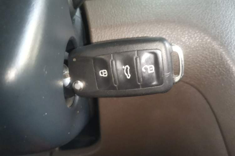 Used Volkswagen Bora 2015 Value Edition 1.6L Automatic Comfort Version