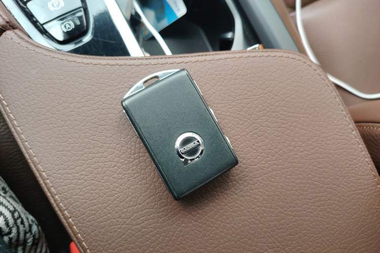 Used Volvo XC90 2021 B5 SmartDrive Luxury Edition 7 Seats Vehicle Key