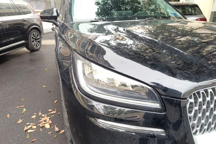 Used Lincoln Corsair 2020 2.0T Two-Wheel Drive Luxury Edition Right Front Headlight