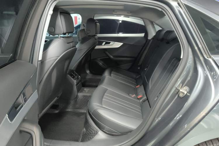 Used Audi A4L 2024 40 TFSI Fashion Dynamic Model