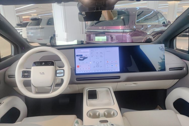 Used Li Auto i6 2025 Model Four-Wheel-Drive Standard Type
