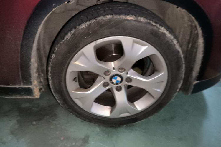 Used BMW X1 2010 sDrive18i Luxury Model Right Front Wheel Hub