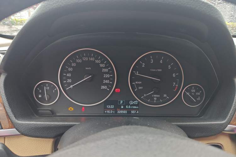 Used BMW 3 Series 2013 320Li Fashion Model
