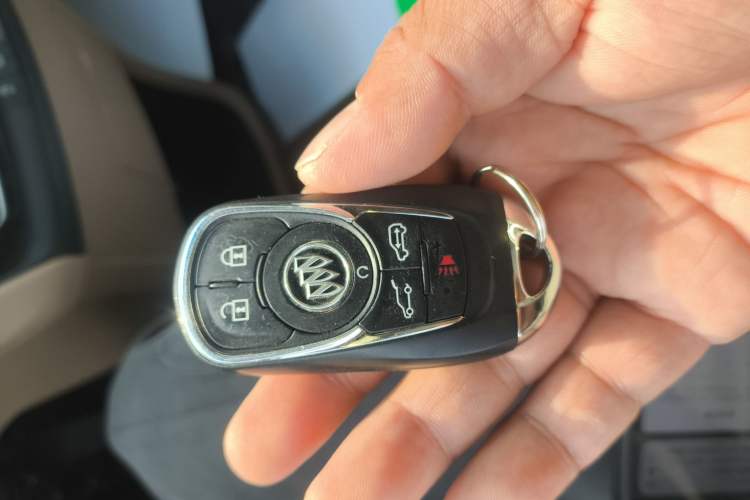 Used Buick GL8 2017 ES 28T Luxury Model China V Standard
