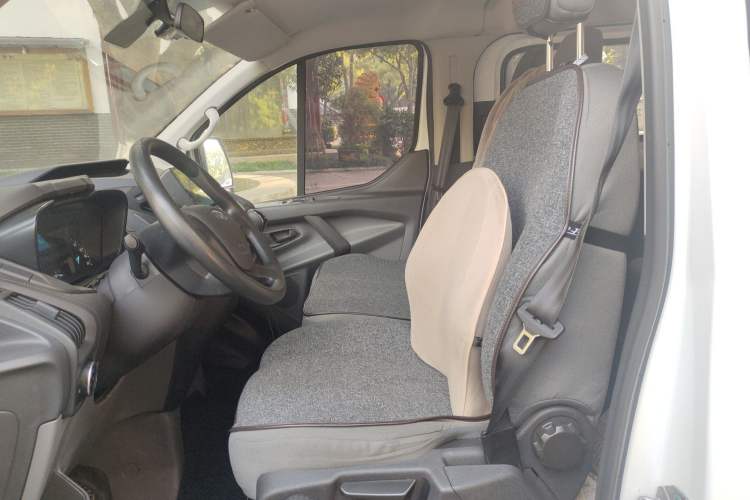 Used Ford Transit 2019 2.0T Diesel Multi-Purpose Commercial Vehicle Mid-Drive Mid-Roof 6-Seater China VI Standard