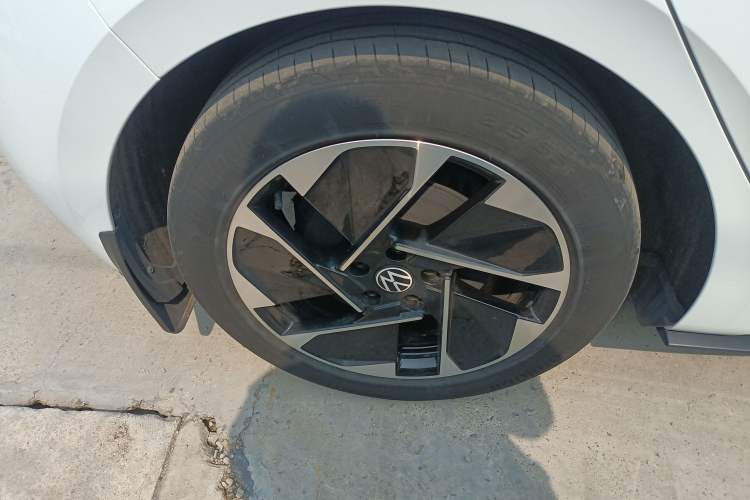 Used Volkswagen ID.3 2024 Outstanding Edition Right Rear Wheel Hub