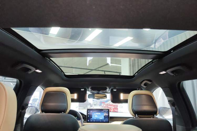 Used Lincoln Corsair 2022 2.0T Two-Wheel Drive Luxury Edition Headliner