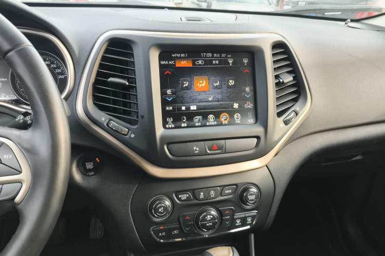 Used Jeep Cherokee 2017 2.0L Superior Edition