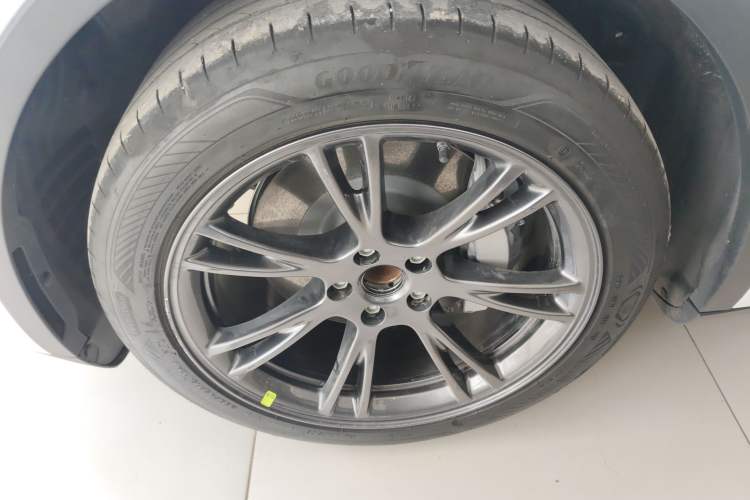 Used Tesla Model Y 2024 Rear-Wheel-Drive Version Exterior 4