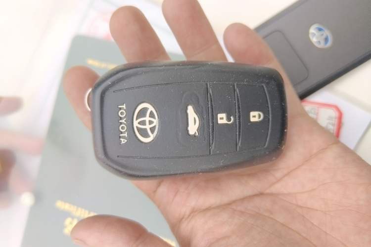 Used Toyota Corolla 2018 Dual-Engine 1.8L E-CVT Smart Edition
