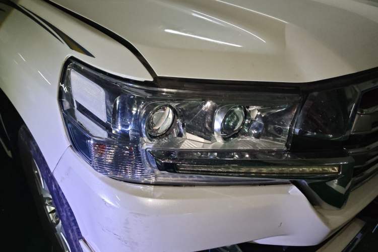 Used Toyota Land Cruiser 2019 4.0L GX-R GT Dual Fuel Sunroof Velvet Interior – Middle East Specification
