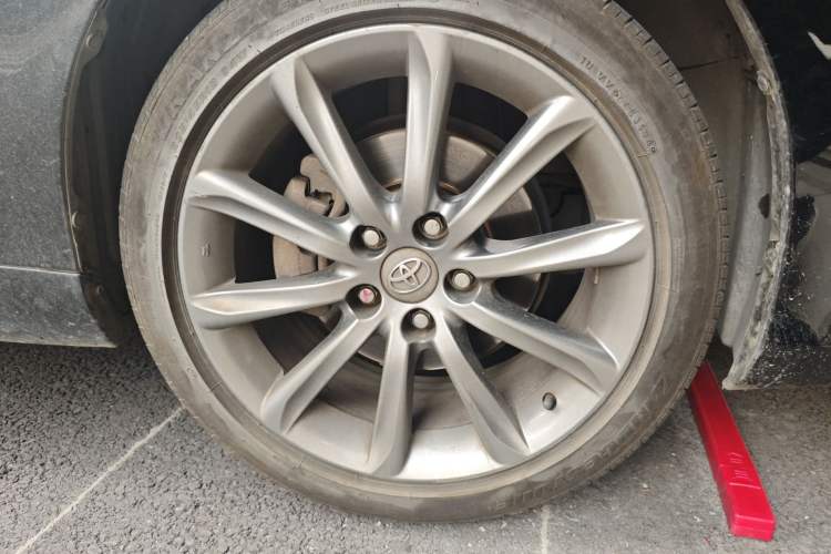 Used Toyota Reiz 2013 2.5V Shangrui Navigation Edition Right Front Wheel Hub