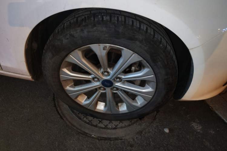 Used Ford Escort 2015 1.5L Manual Fashion Edition
