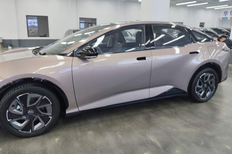 Used Toyota bZ3 2023 616 km Long-Range Premium
