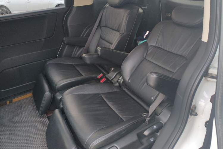 Used Honda Odyssey 2015 Updated Version 2.4L Smart Edition
