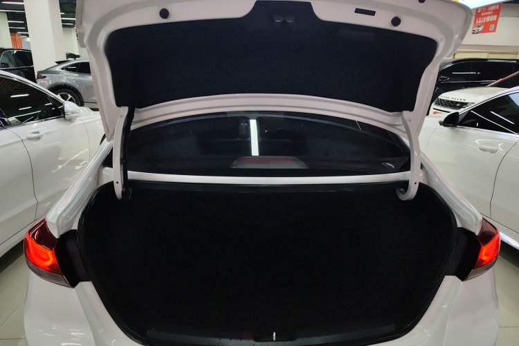 Used Hyundai Elantra (6th Generation / Lingdong) 2016 1.6L Automatic ZhiXuan · Luxury Version Trunk