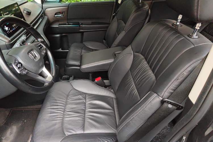 Used Honda Odyssey 2022 2.0L eHEV Sharp Supreme Edition Left Front Seat