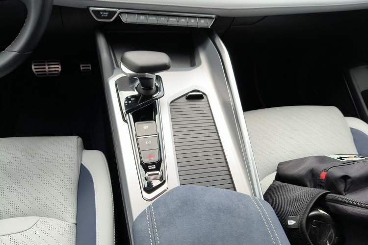 Used Geely Auto Preface 2021 Revised Version 2.0TD Luxury Edition Gear Lever