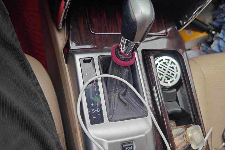 Used Toyota Reiz 2010 2.5S Fashion Elite Edition Gear Lever