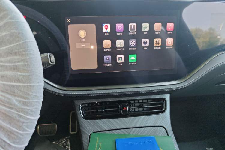 Used Hengchi 5 2022 Ultra-Luxury Edition Audio And AC Panel