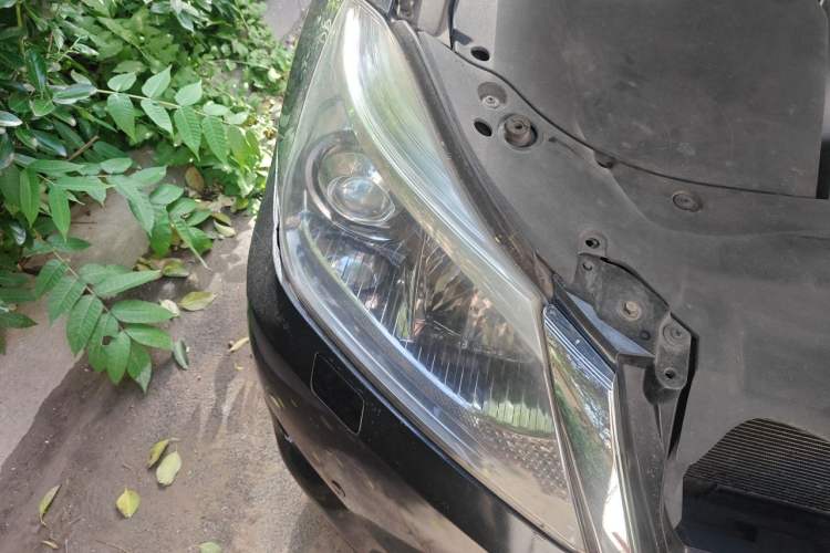 Used Toyota Crown 2012 2.5L Royal Leather Edition
