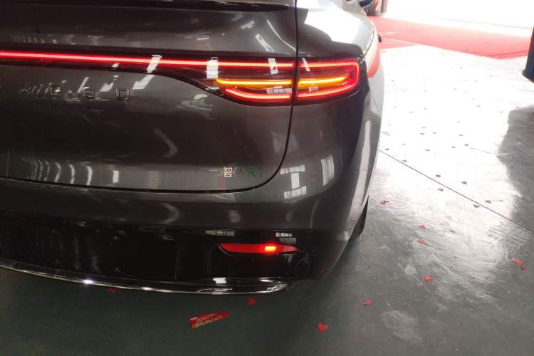 Used Hima Luxeed R7 2024 All-Electric 667 km Max