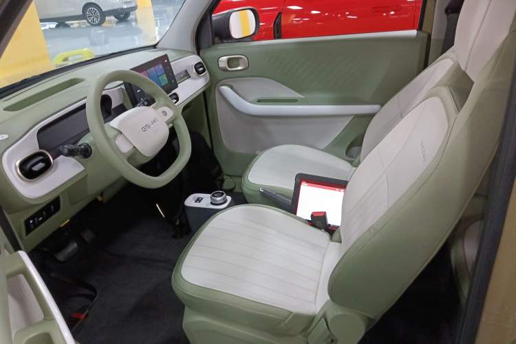 Used Geely Galaxy Panda 2025 210km Panda Rider Left Front Seat