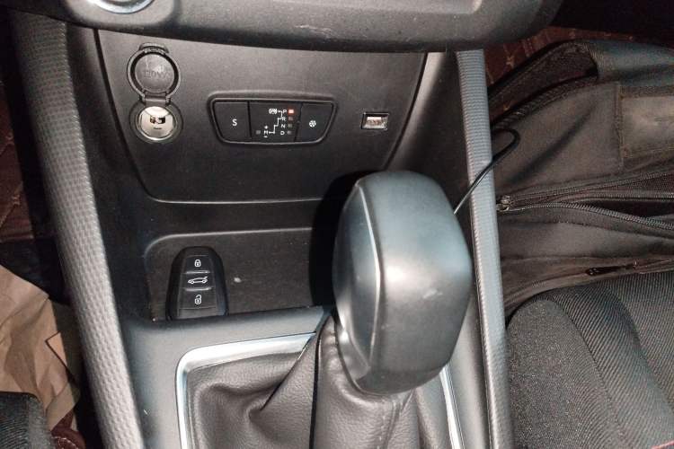 Used Citroen C4 AIRCROSS Yunyi 2018 230THP Automatic Internet E-Zhi Edition Gear Lever