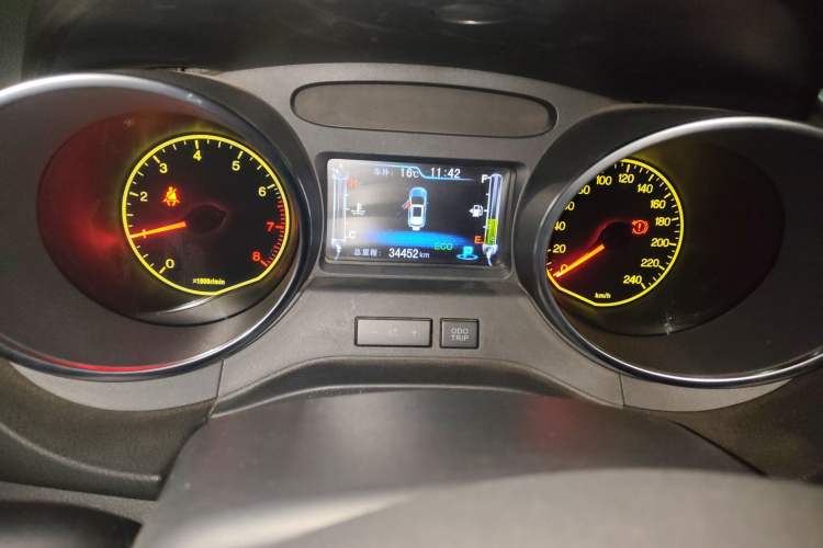 Used BYD Yuan 2016 1.5TID Automatic Prestige Model Odometer Close Up